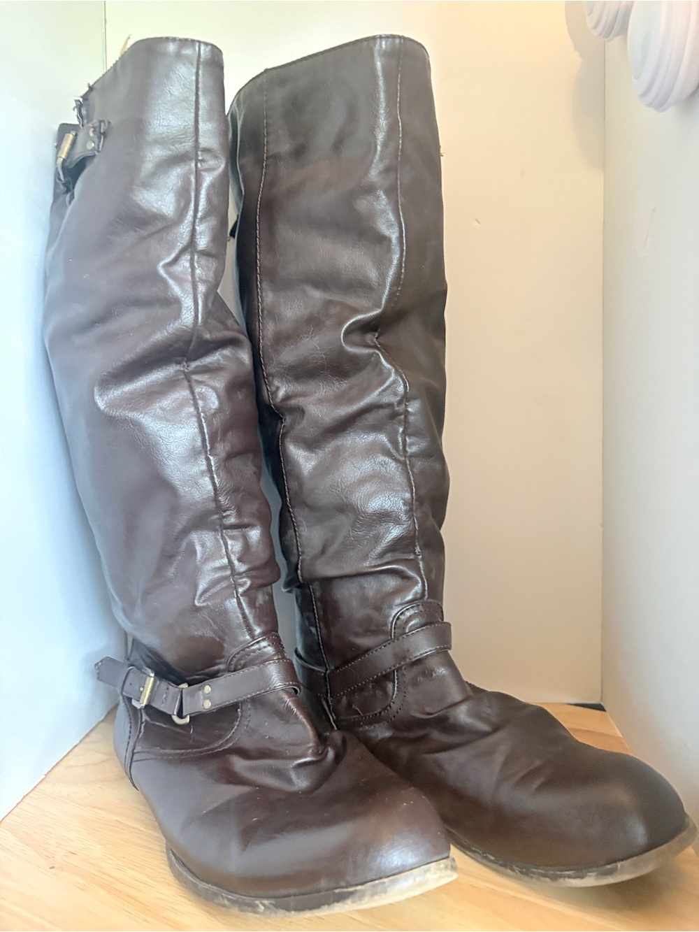 Tall knee length brown boots (size 9)